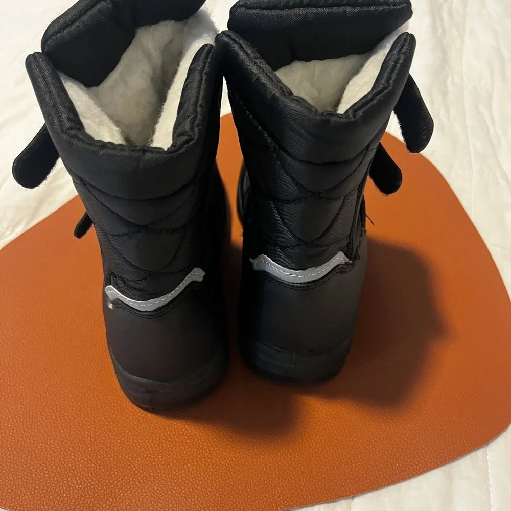 Apakowa Kid's Boys Girls Winter Snow Boots 1 little kid/ 641